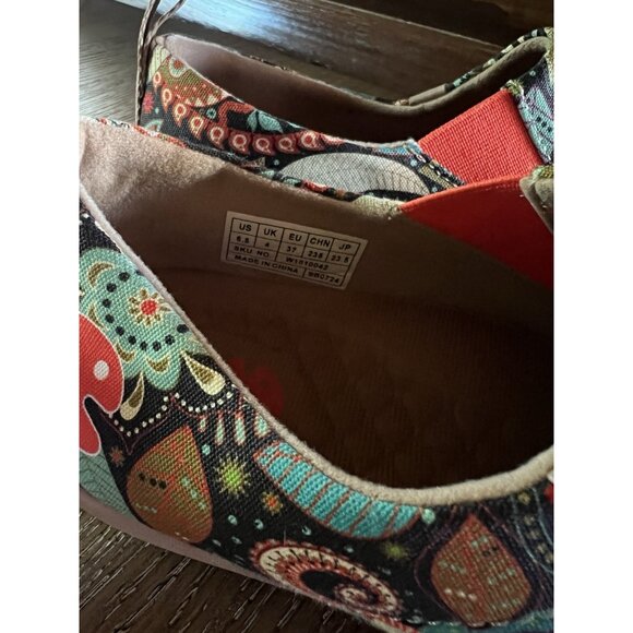 UIN Toledo Women's Canvas Loafer Slip On Shoes Leaves Pattern Size 6.5 - Picture 13 of 16